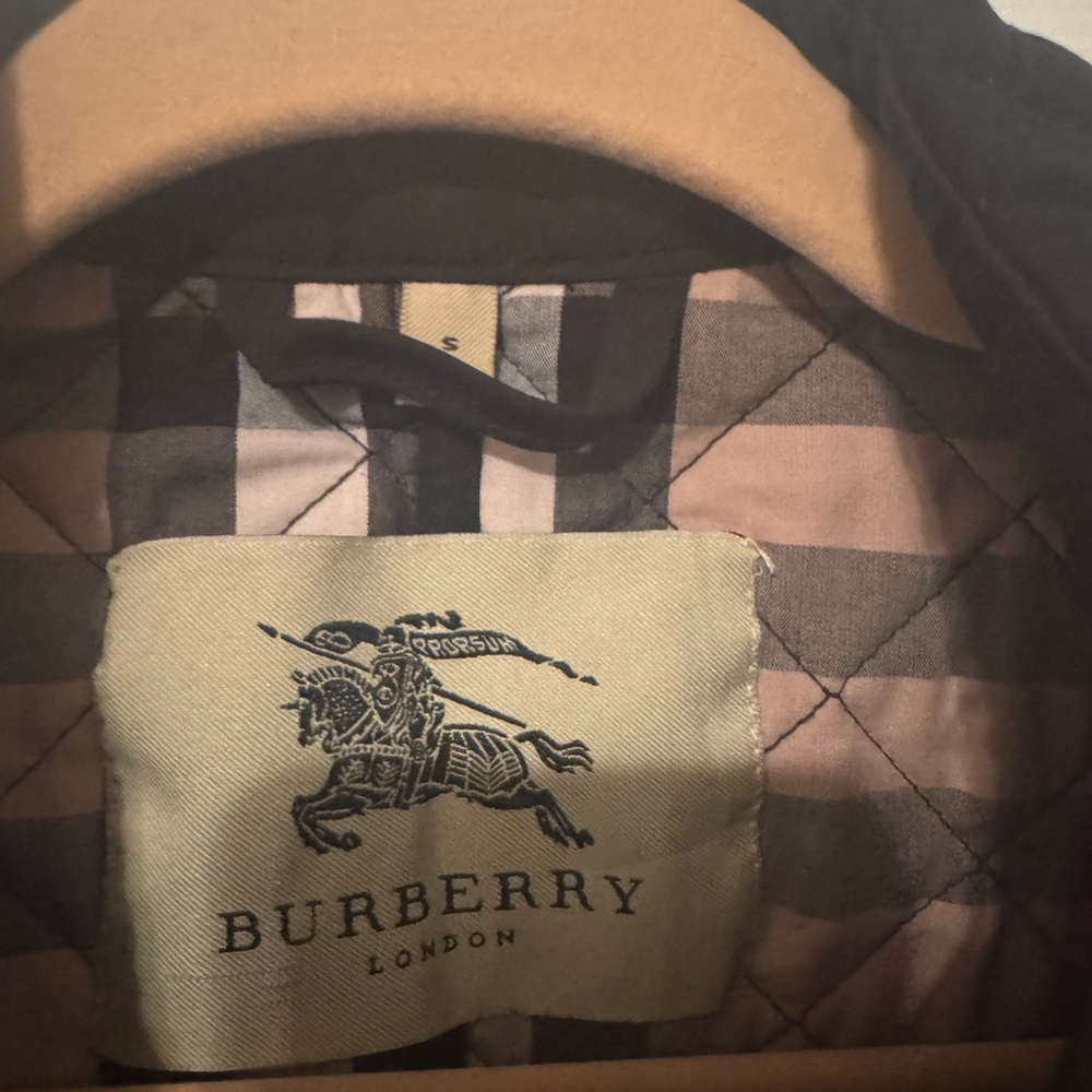 Burberry London Diamond Quilted Jacked Size Small EUC